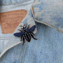 Load image into Gallery viewer, Domino Cuckoo Bee Pin