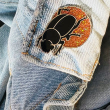 Load image into Gallery viewer, Dung Beetle Pin with glitter