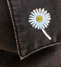 Load image into Gallery viewer, Swan River Daisy