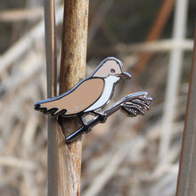 Load image into Gallery viewer, Reed-Warbler pin
