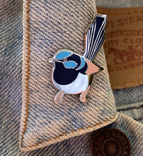 Load image into Gallery viewer, Superb Fairywren pin
